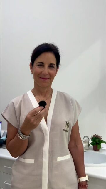 Como ya sabéis en nuestra clínica también realizamos servicio de ortodoncia y hoy queremos presentar a la persona que se encuentra al frente del departamento.
 
La doctora Silvia Ascasíbar será la responsable de que puedas llegar a conseguir la sonrisa de tus sueños y te acompañará en todo el proceso de ortodoncia. 

#ortodonciaLasPalmas #alineadorinvisible #ortodoncia #dentistalaspalmas #braquets